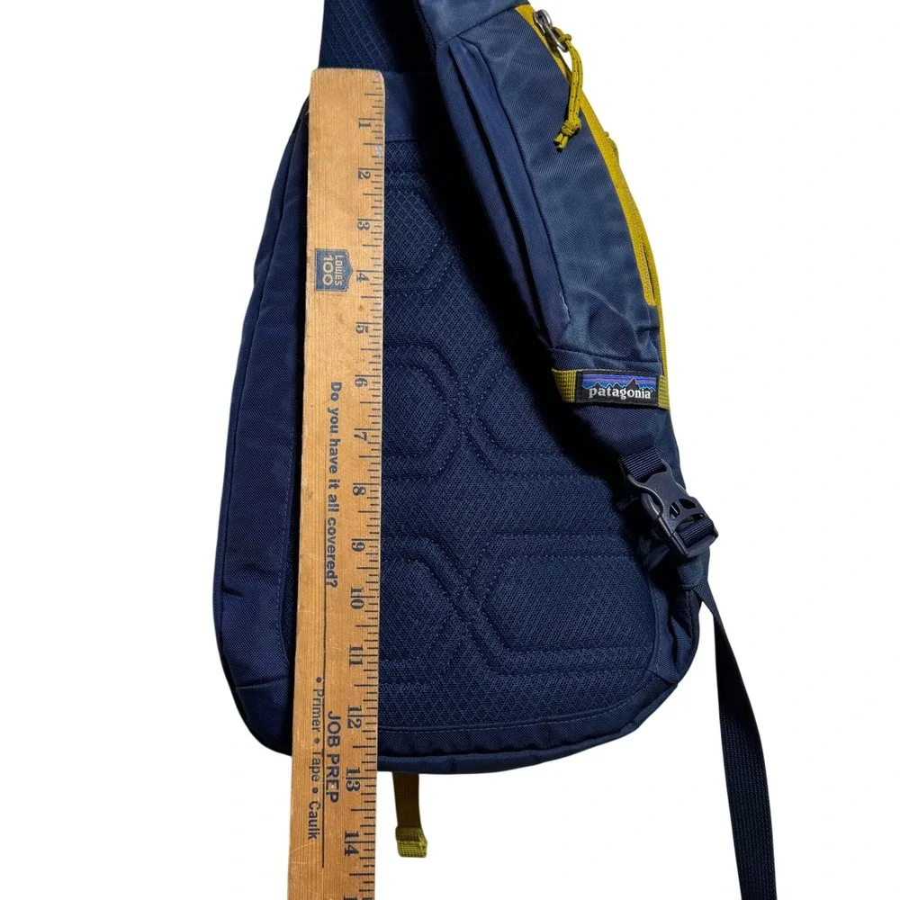 Patagonia Atom 8L Sling Bag Navy Blue Mustard Yellow 48261 FA18 Crossbody Pack